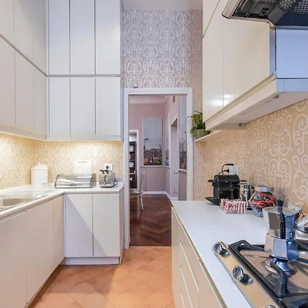 Apartman Plum Guide - Trajan's Chambers *